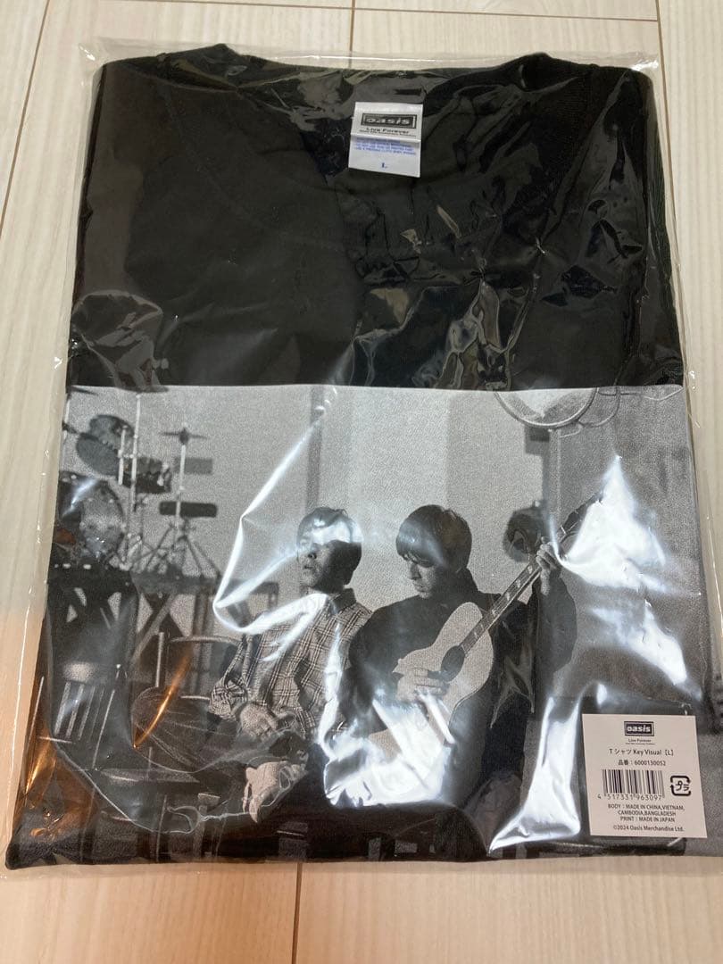 【未開封】oasis 30th 特別展／Tシャツ2種／L ／新品・おまけ付