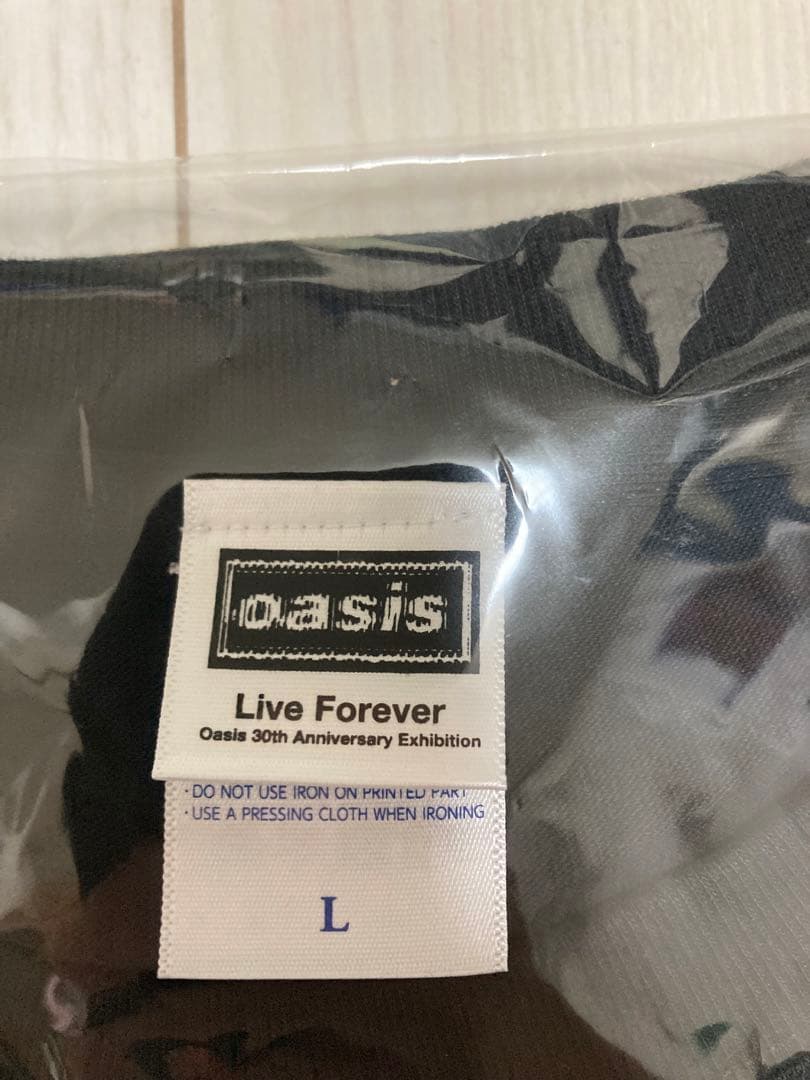 【未開封】oasis 30th 特別展／Tシャツ2種／L ／新品・おまけ付
