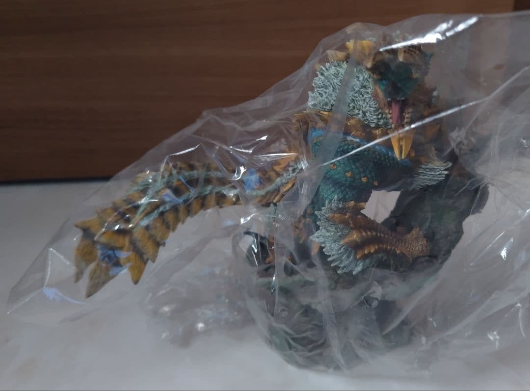 モンスターハンター　 雷狼竜　ジンオウガ　復刻版　クリエイターズモデル