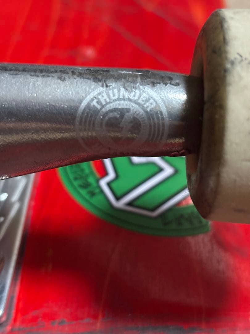 最終価格　スケートボードコンプリート　8.25 サンダートラック