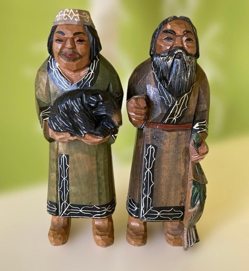 木彫り 農民美術 木端人形 アイヌ 夫婦 小熊 鮭　2体セット