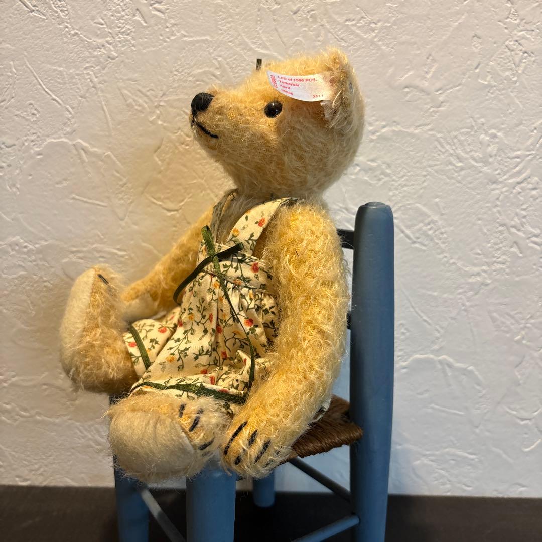 シュタイフ　テディベア　April 036873 椅子付き