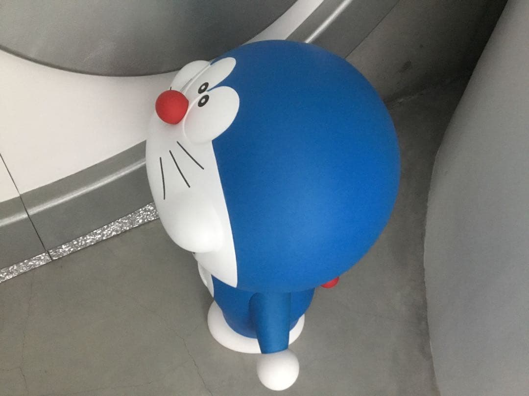 ドラえもん　メディコムトイ　フィギュア等身大　購入時の箱有り