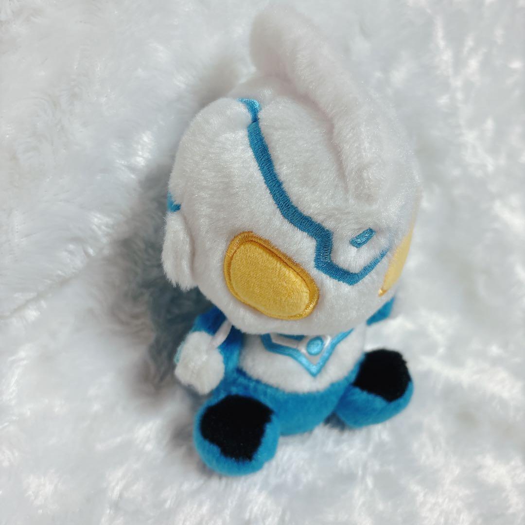 ふわふわお座りぬいぐるみ　ウルトラマンフーマ