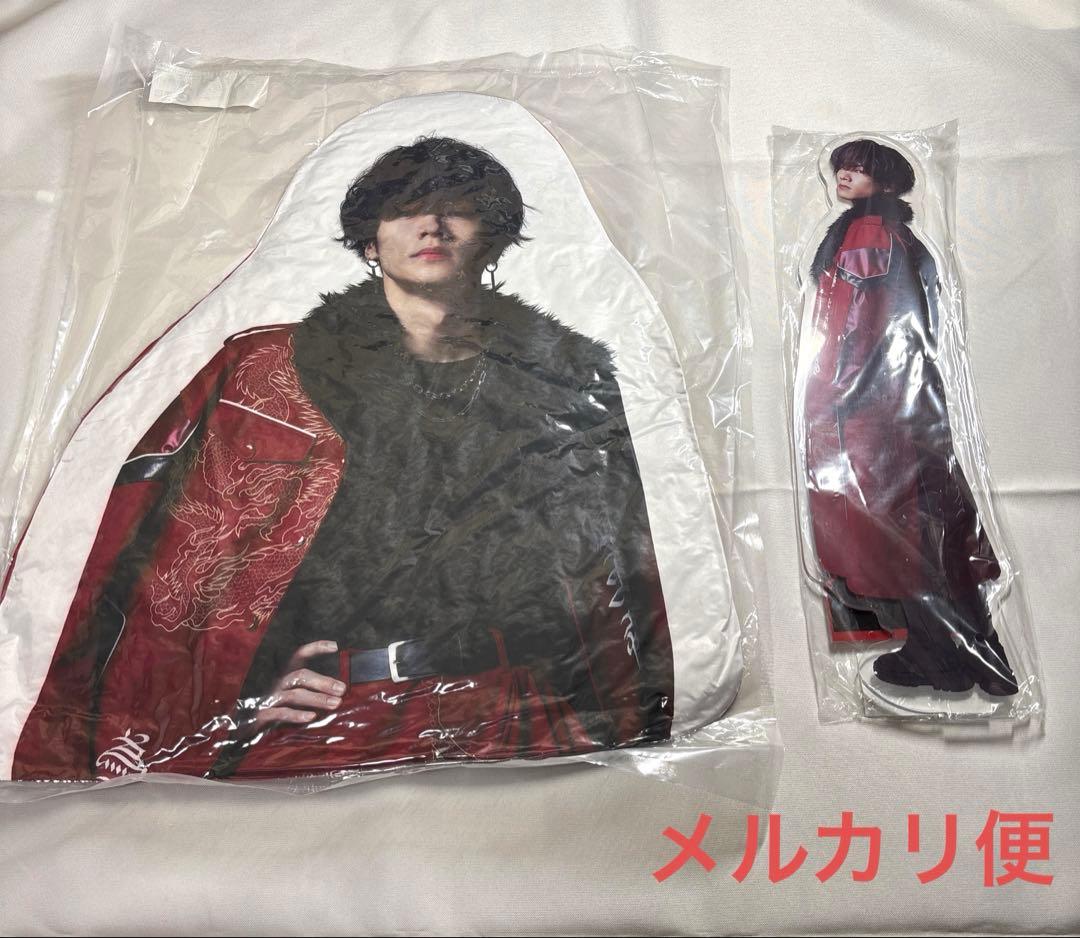 川村壱馬　　ダイカットクッション　bot BIGアクスタ