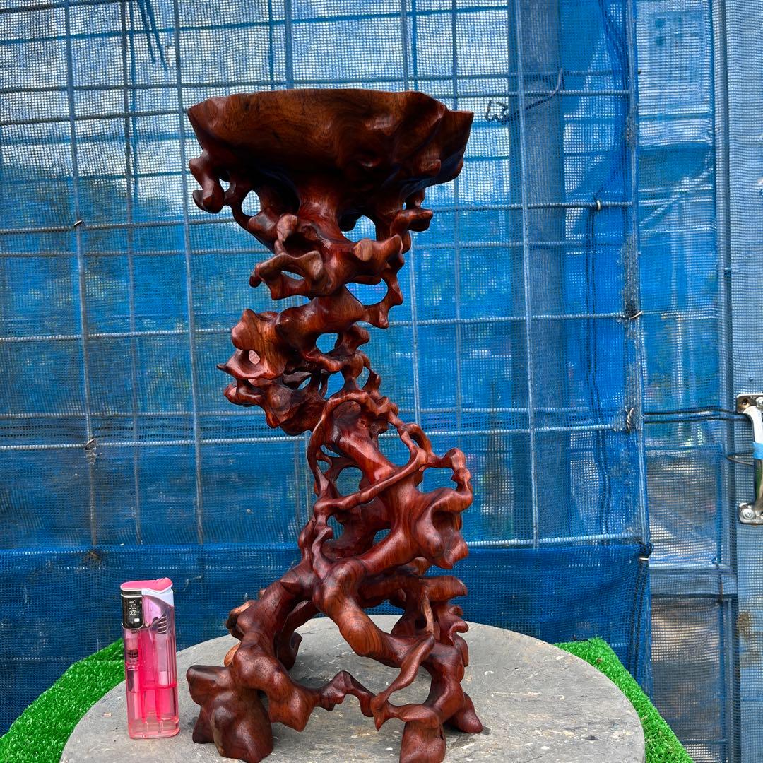 抽象的な木製装飾品 (燭)