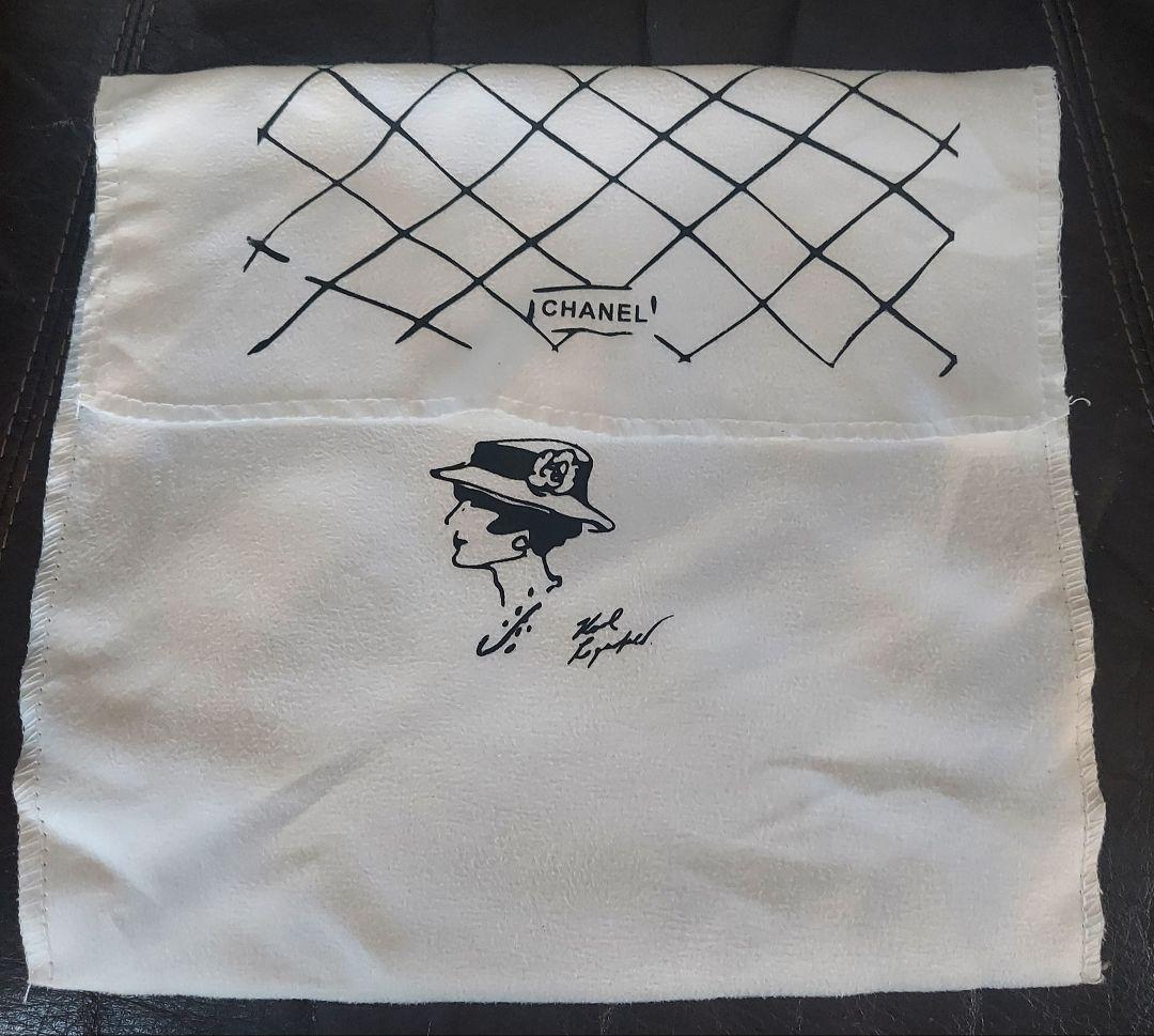 CHANELノベルティー ラウンド型ショルダーバッグ