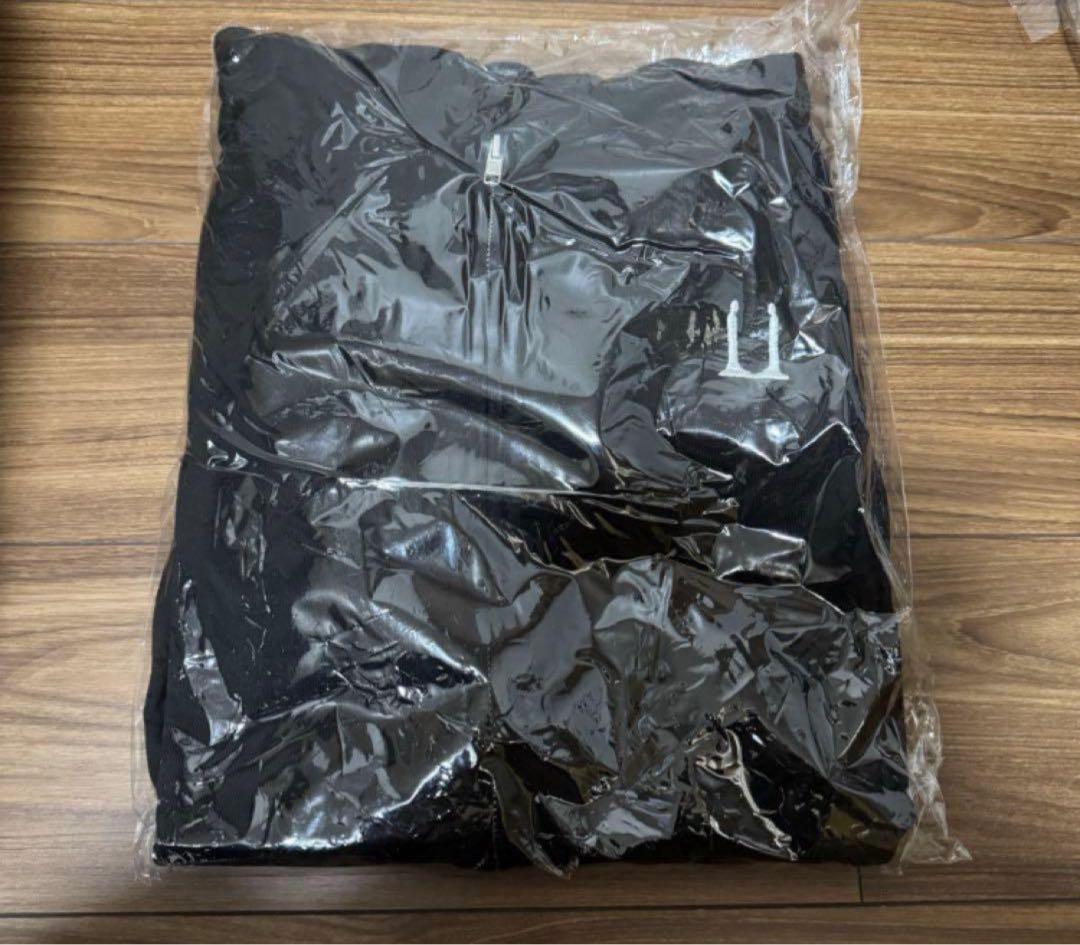 新品 ブラック フーディー Ubermensch