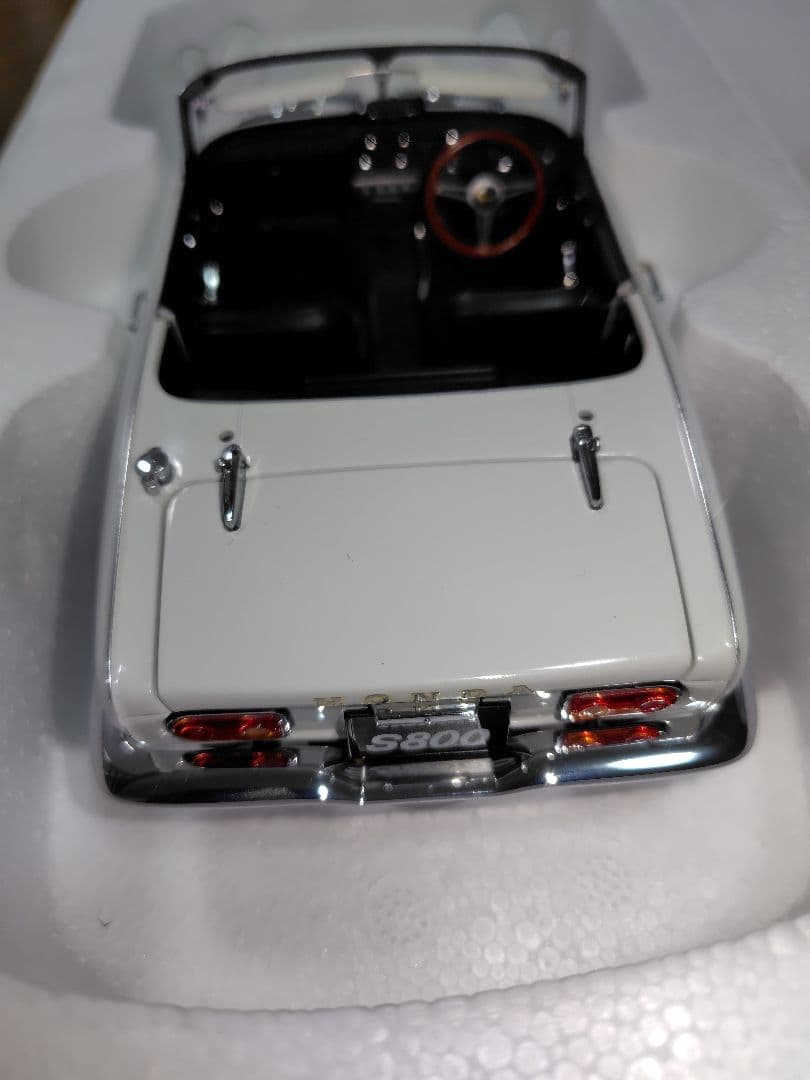 AUTOart Honda S800 1:18 ホワイト