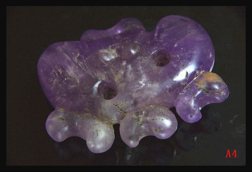 【A4】古墳期　表面風化濃ゆい紫水晶製　6.4CM異状獣形勾玉　縄文時代出土石器