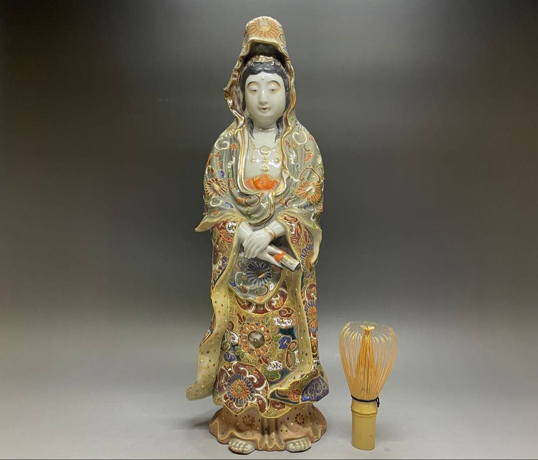 九谷焼　聖観音菩薩像　立像　色絵　金彩　置物　38cm 　Y302