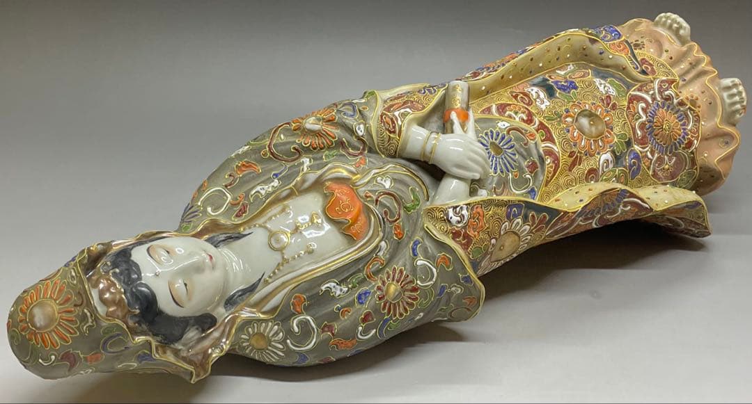 九谷焼　聖観音菩薩像　立像　色絵　金彩　置物　38cm 　Y302