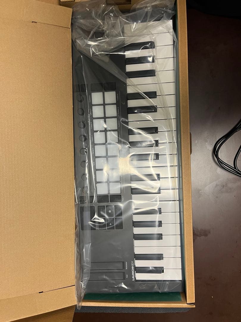 Novation Launchkey Mini 37 MIDIキーボード