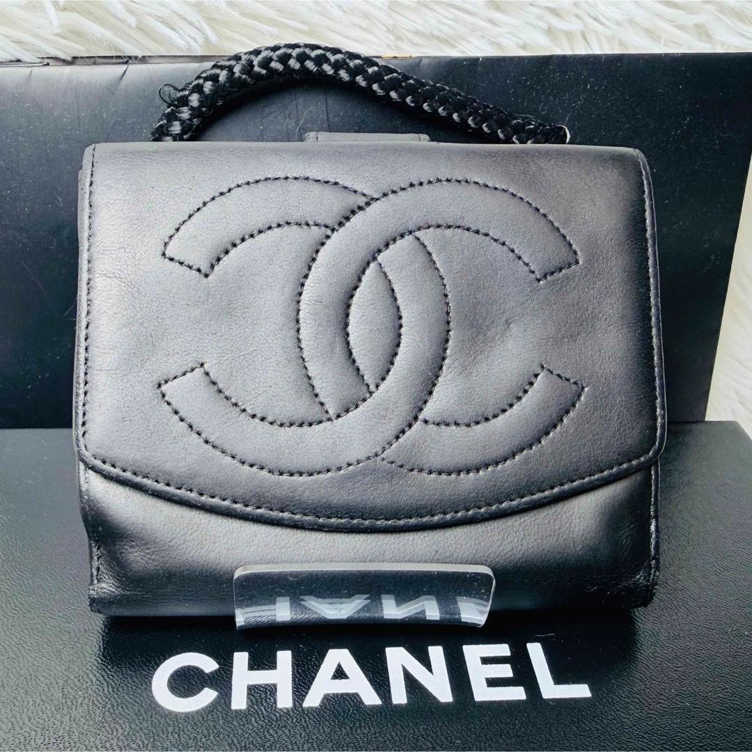 【セール中！】CHANEL シャネル　ココマーク　二つ折り財布　黒　ラムスキン