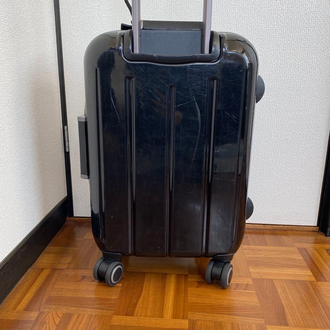 【廃盤レア物】HUGO BOSS スーツケース　大容量　黒