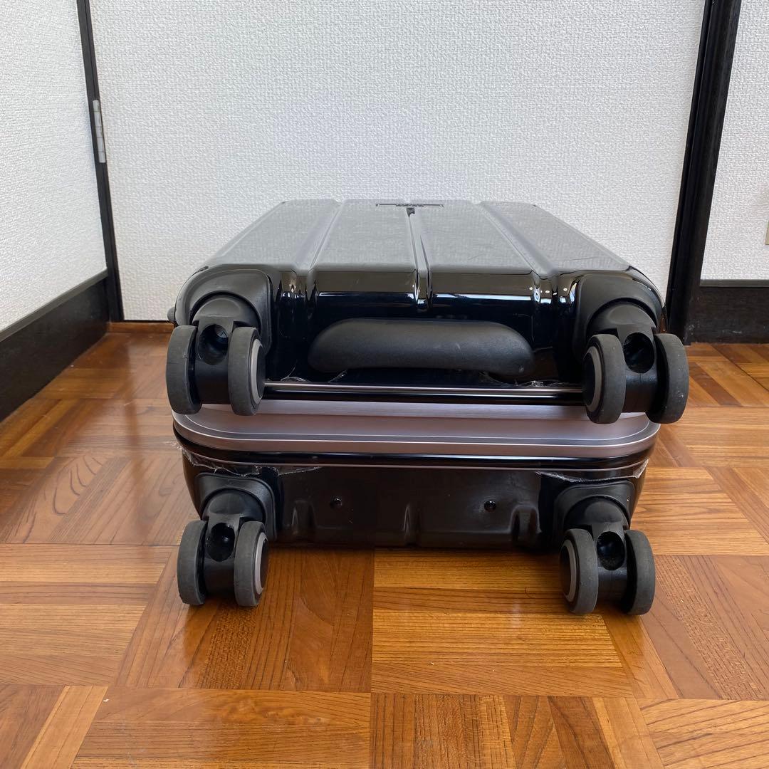 【廃盤レア物】HUGO BOSS スーツケース　大容量　黒