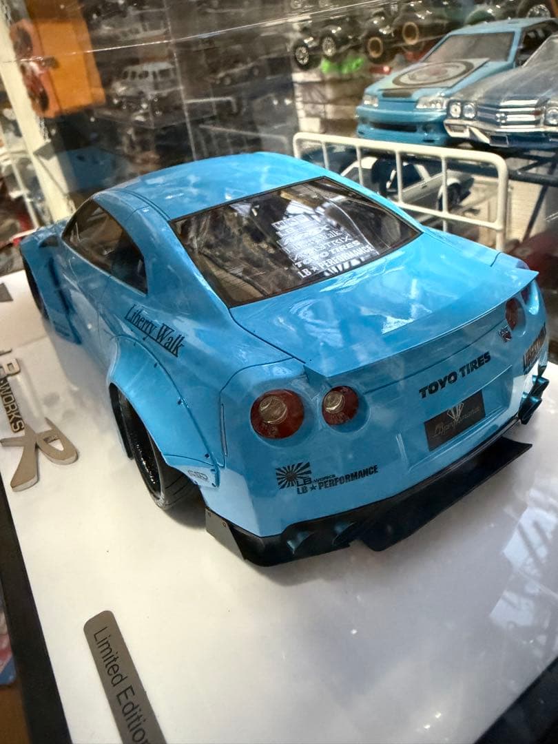 LBWK Nissan GT-R ライトブルー 1/18 ミニカー
