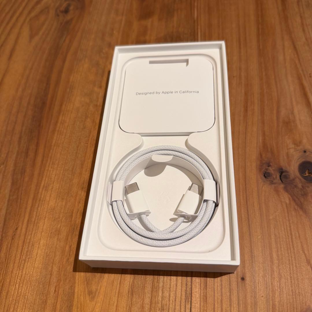 iPhone 15Pro ホワイトチタニウム　256GB