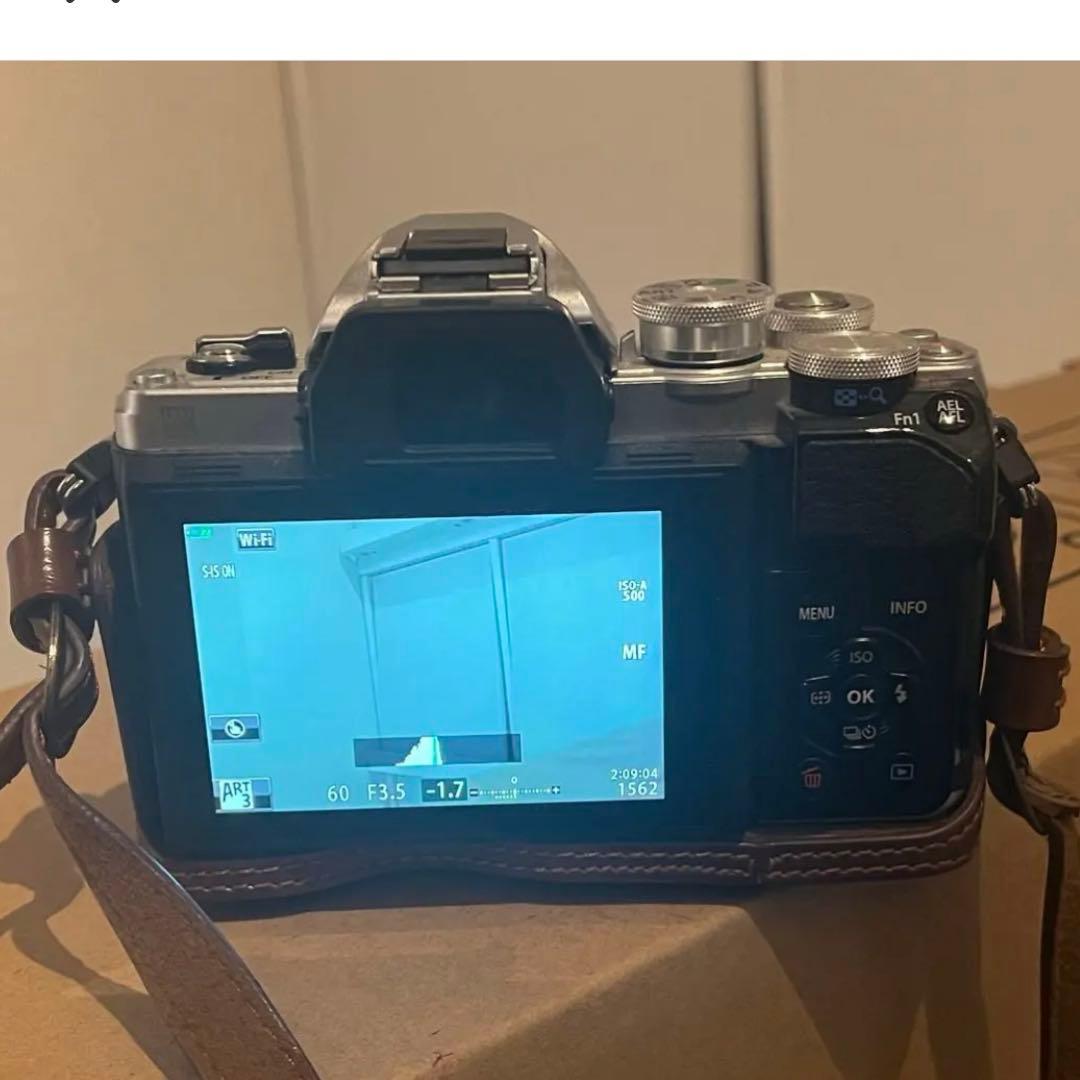 【箱付き】オリンパスOM-D E-M10 MarkⅢ ダブルレンズキット