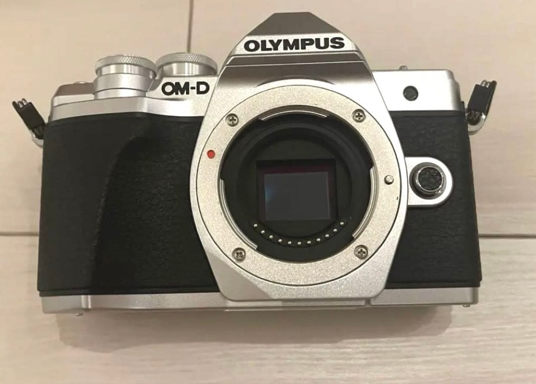 【箱付き】オリンパスOM-D E-M10 MarkⅢ ダブルレンズキット