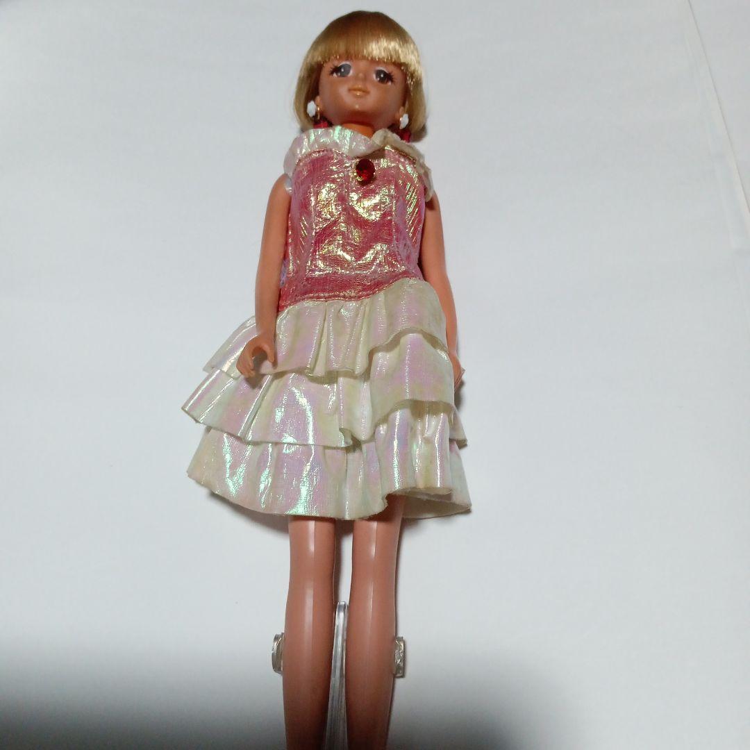 小麦色のバービー（ジェニー）