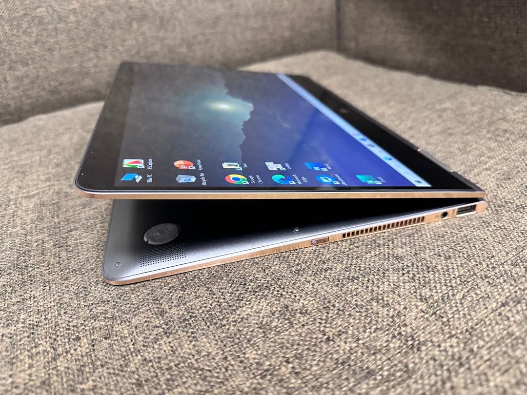 HP Spectre x360タップチスクリーンi7-16GB 　office