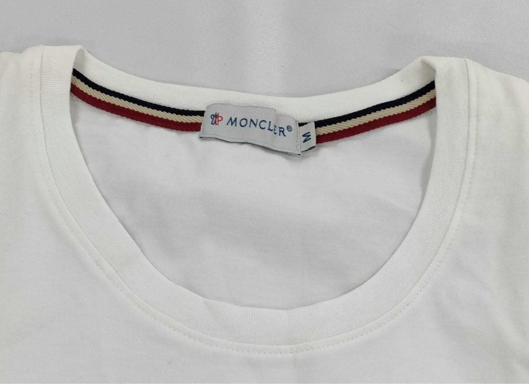 極美品！モンクレール　刺繍ロゴ ホワイト Tシャツ