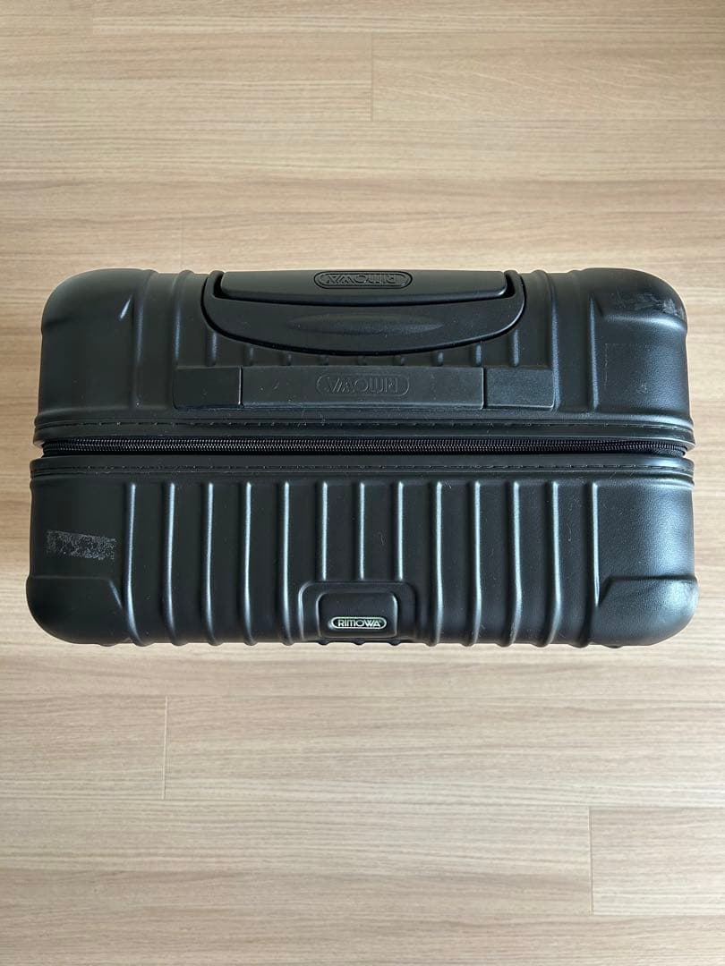 RIMOWA ブラック キャリーケース 中型　ポリカーボネート　4輪