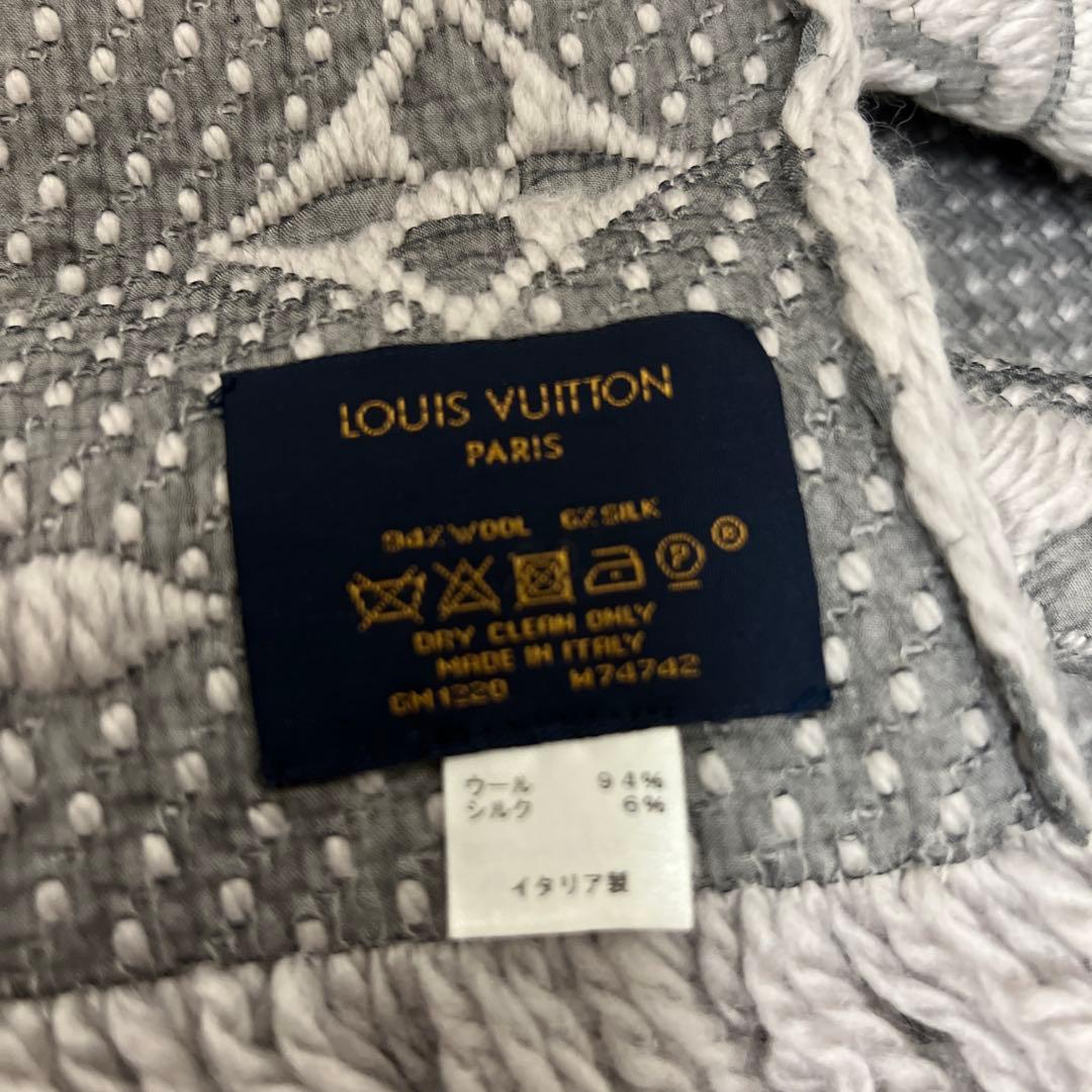 Louis Vuitton グレー マフラー