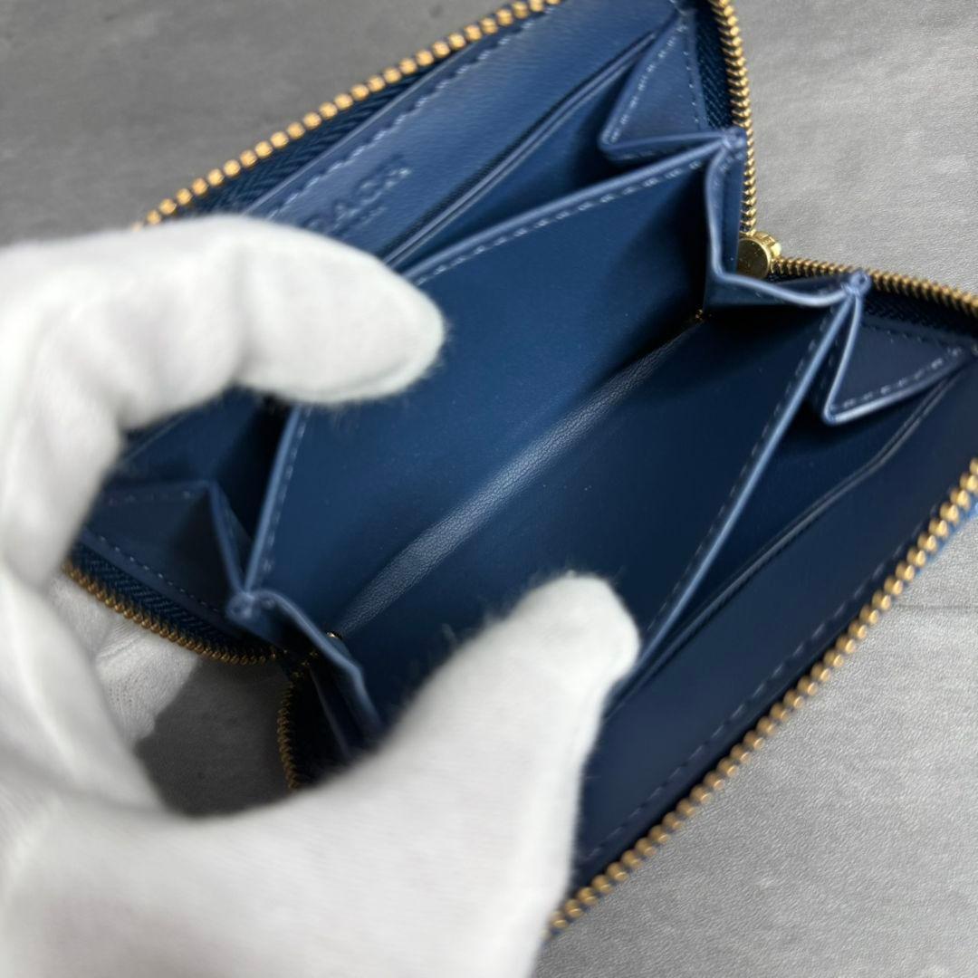 ★未使用品★COACH デニム キルティング ラウンドジップ マルチケース