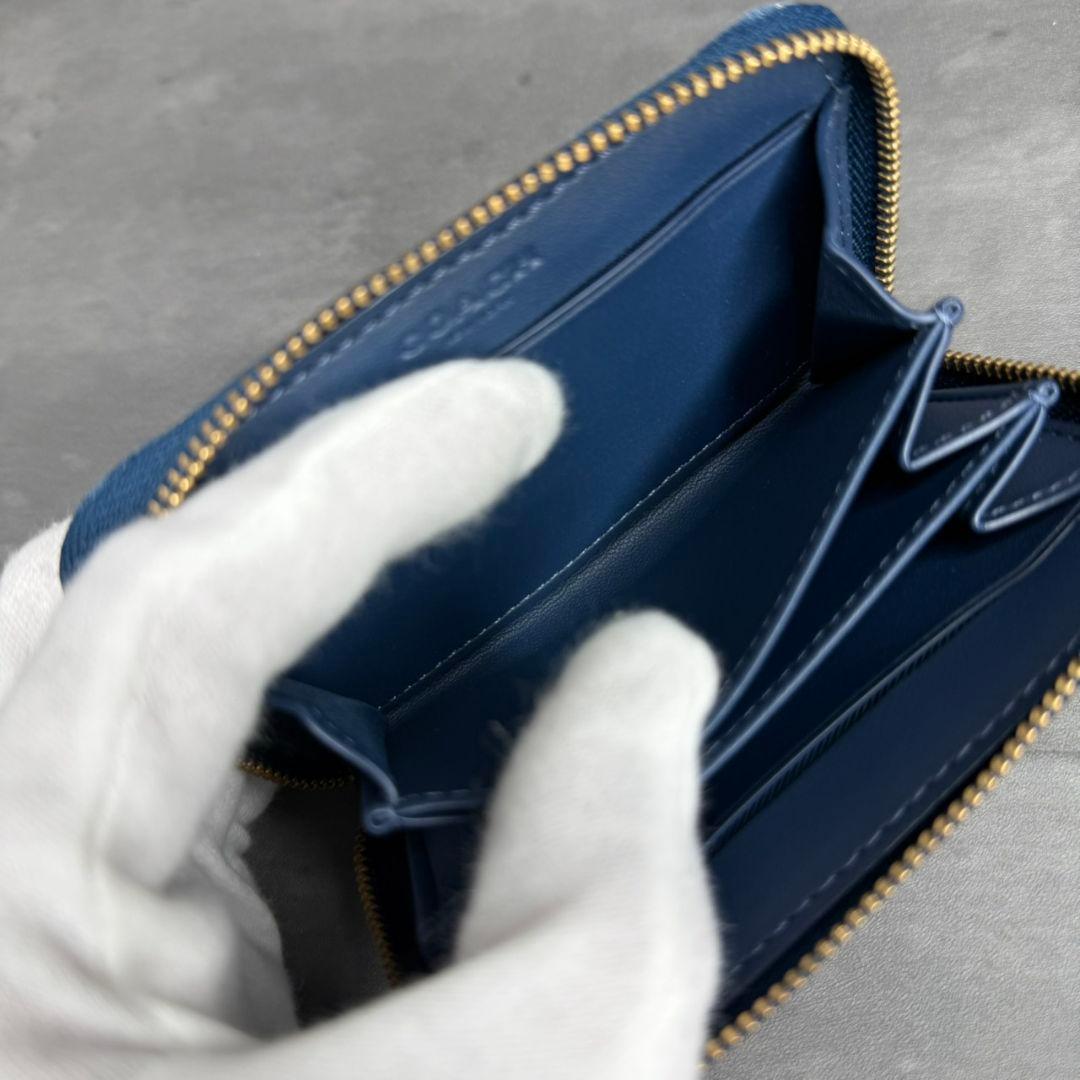 ★未使用品★COACH デニム キルティング ラウンドジップ マルチケース