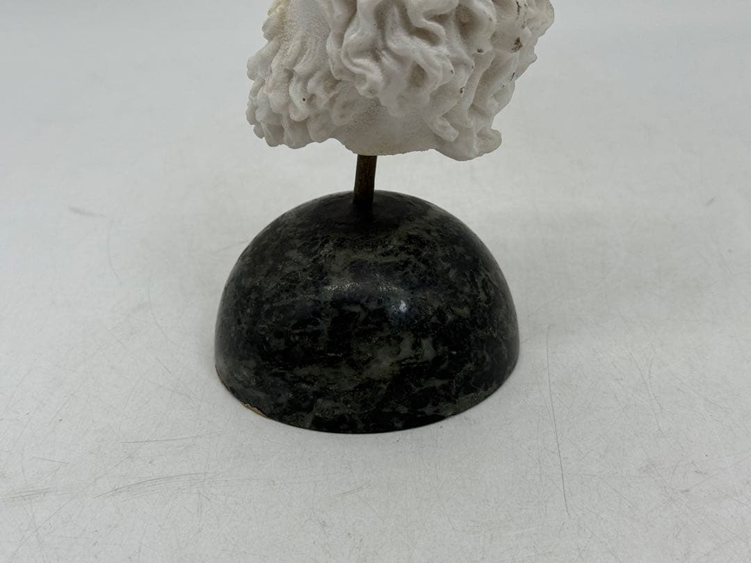 オブジェ　人物　石膏像大理石台　イタリア？ギリシャ？　送料込み250818