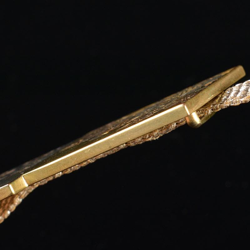 和装小物　令仙作　彫金　色紙重ね菊花文　帯留　共箱　C　R6243