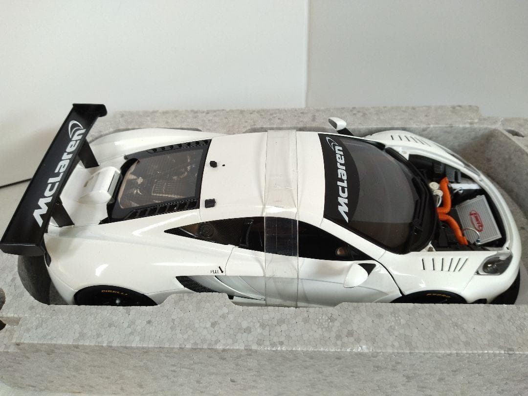 275　未使用　1/18　オートアート　マクラーレン　12C　GT3　　ホワイト