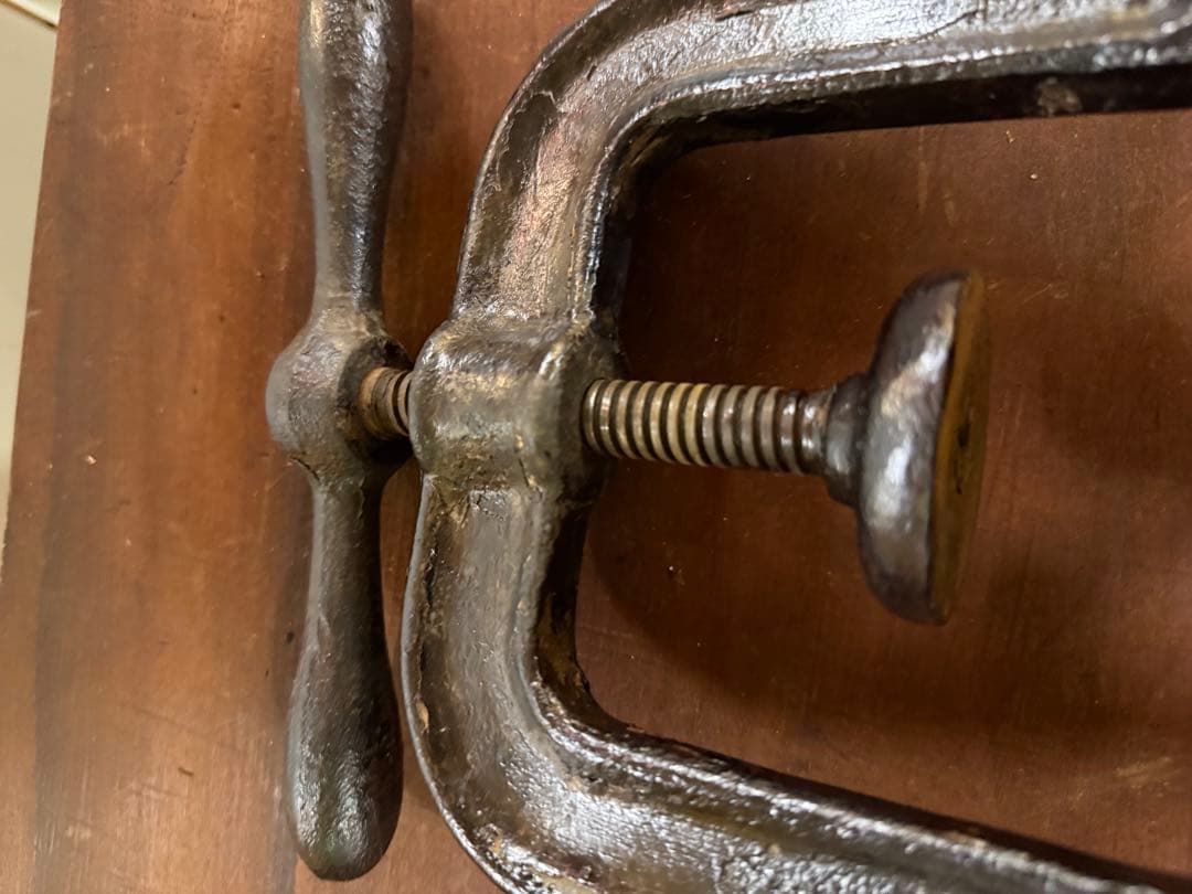 大正時代からの歯医者さん宅〜フラスコプレスと思われる器具