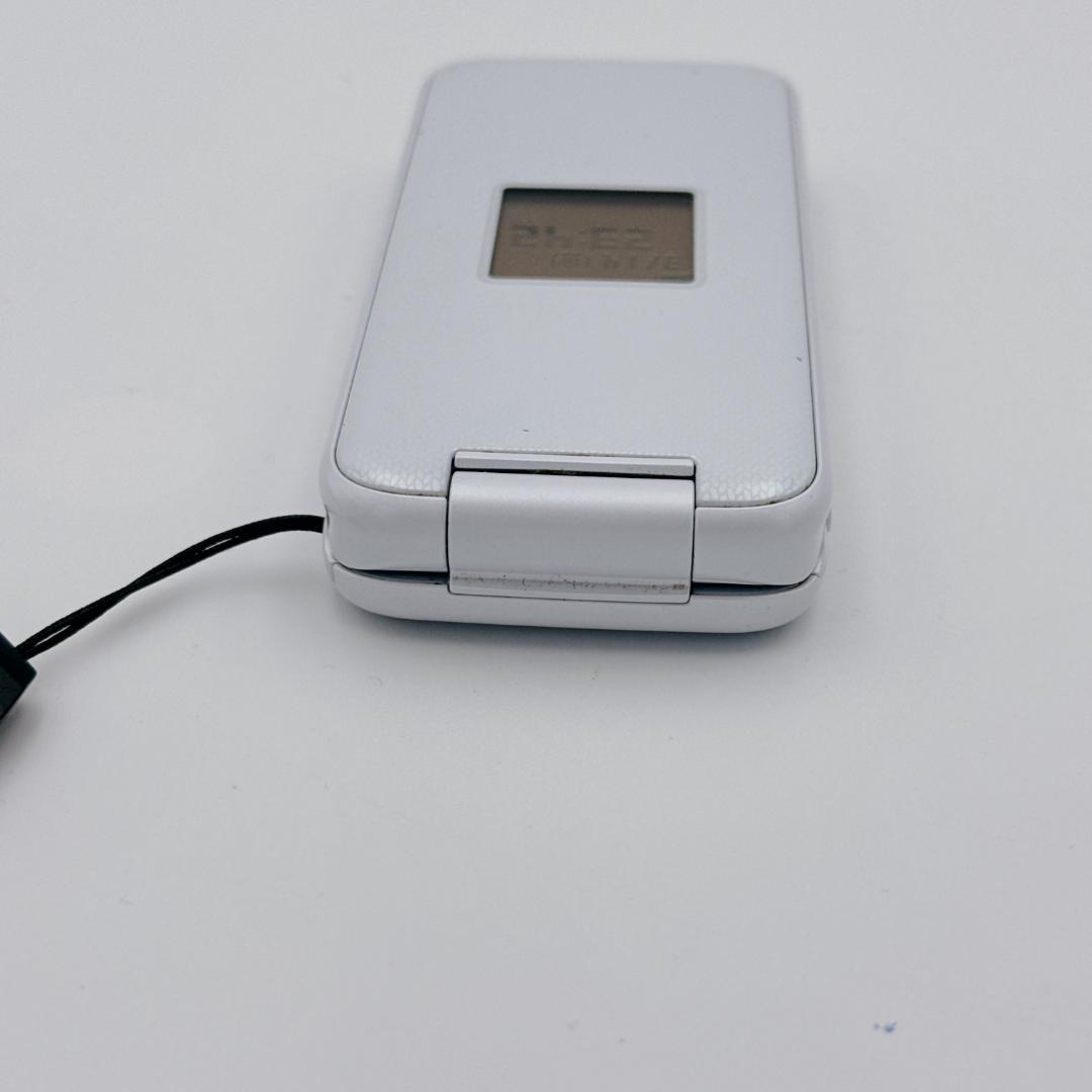 【美品】NTTドコモ らくらくホン F-01M ホワイト