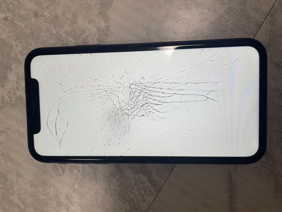 携帯電話本体 iPhoneXR