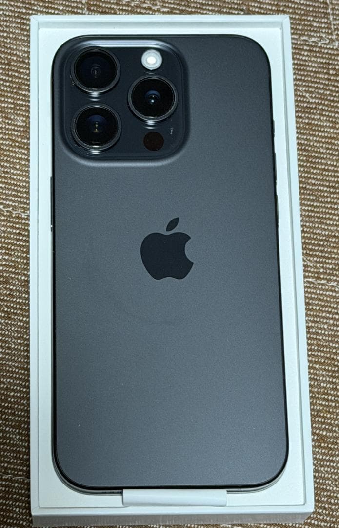 Apple iPhone 15 Pro 黒　512GB 本体　おまけ付き