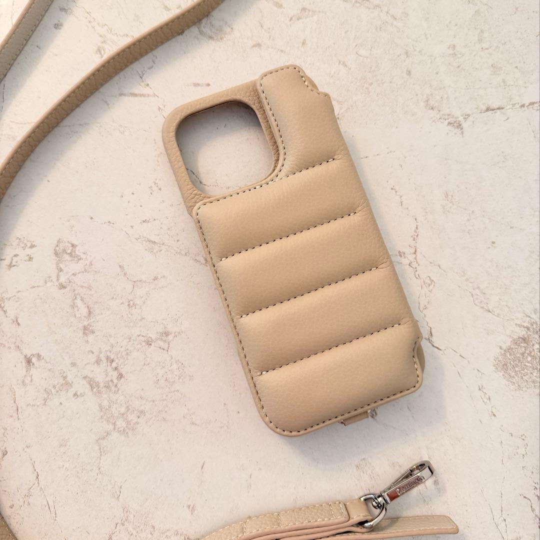 DEMIU ベージュ iPhone16pro ストラップ付き　美品