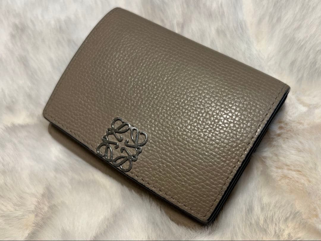 LOEWE レディース　三つ折り財布