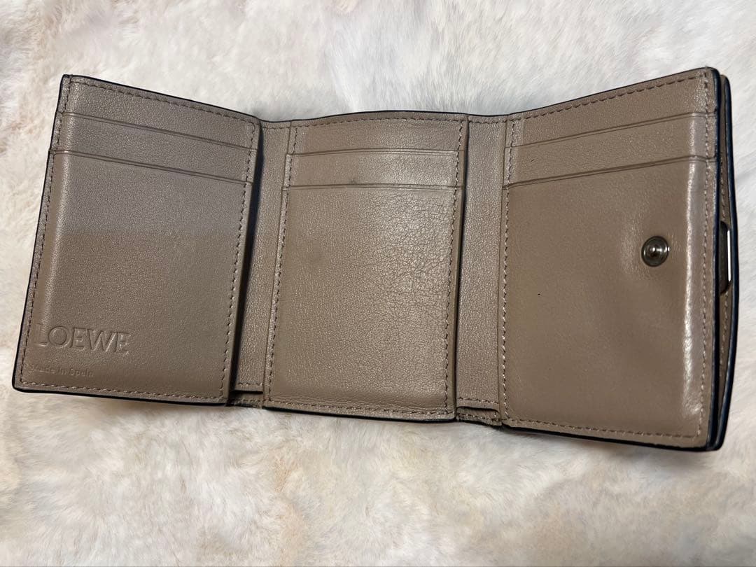LOEWE レディース　三つ折り財布