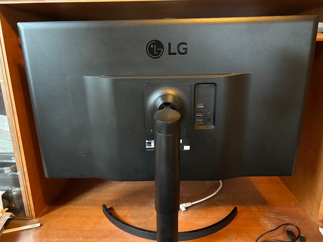 LG 32UK550-B 31.5インチ 4Kモニター