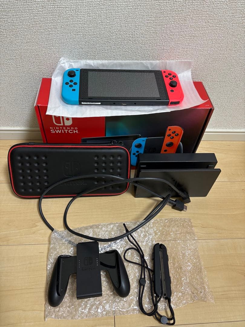 Nintendo Switch本体 　ネオンブルー/ネオンレッド