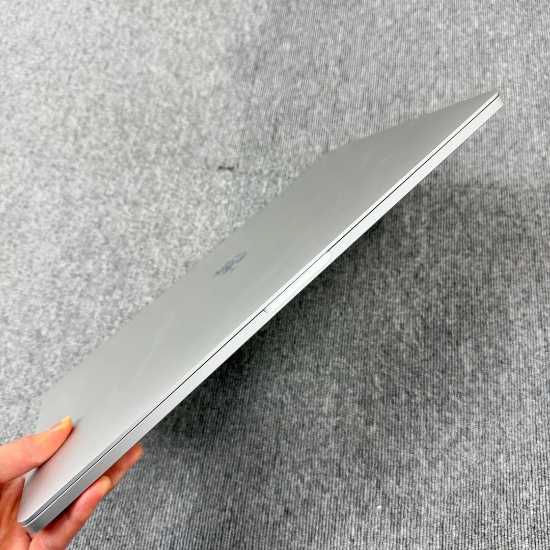MacBook Pro 16インチ2019 16GB / 512GB シルバー