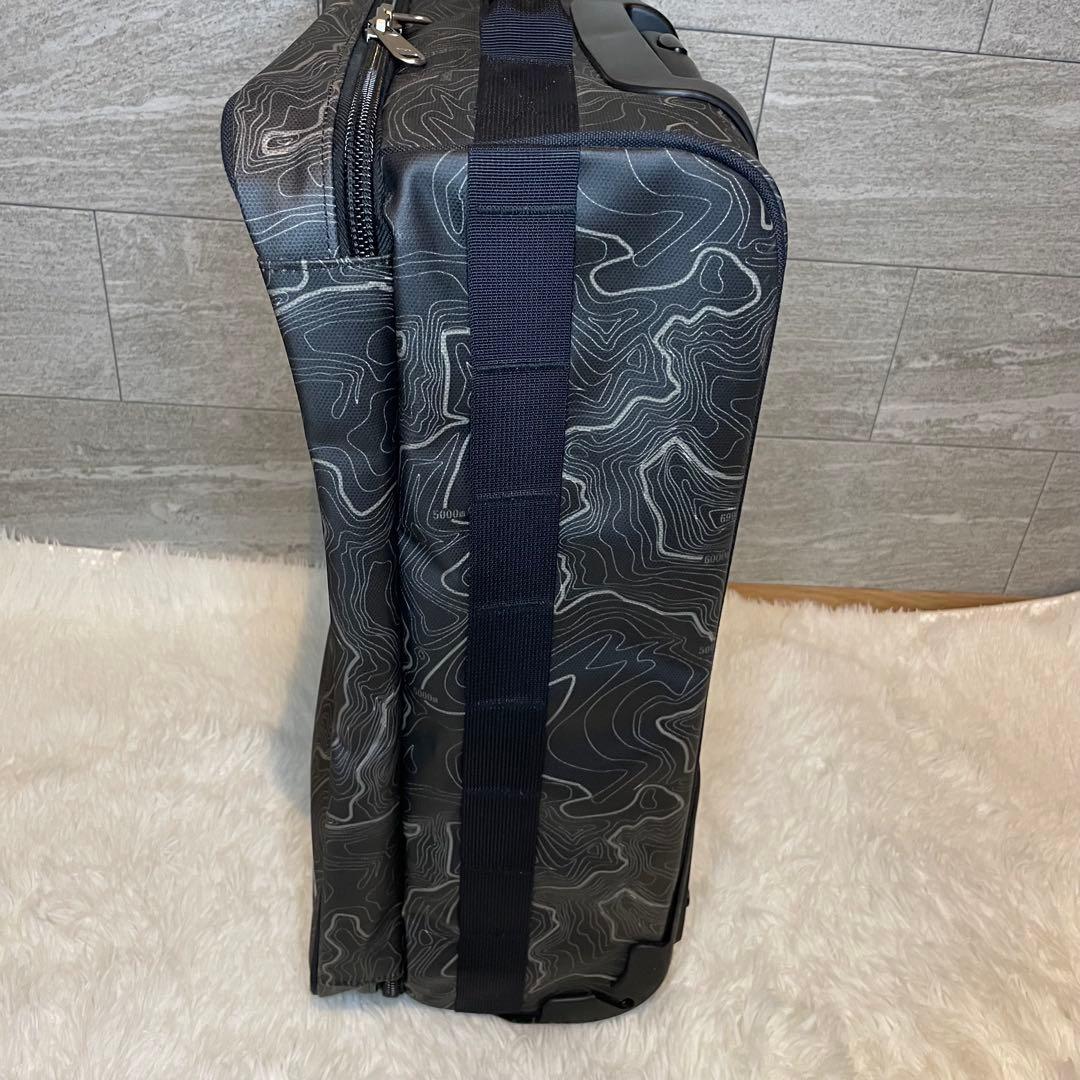 ✨完売品　THE NORTH FACE Rolling Thunder トラベル