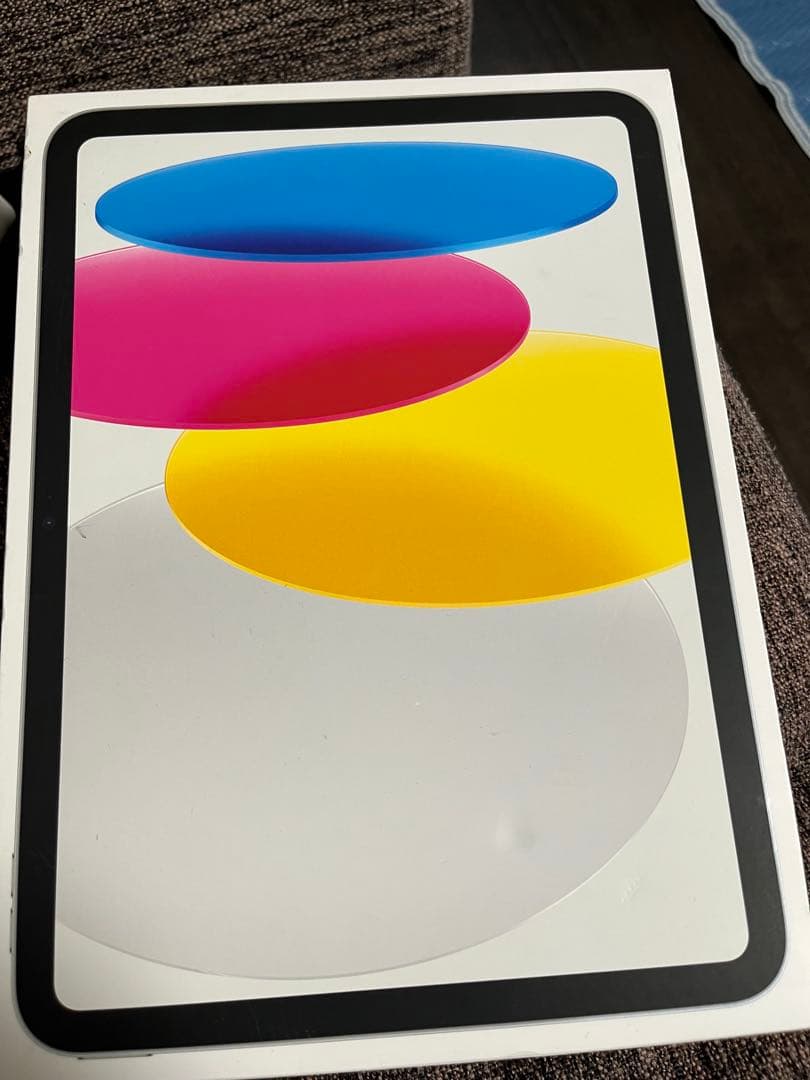 新品未使用　Apple iPad シルバー 本体 充電器付き