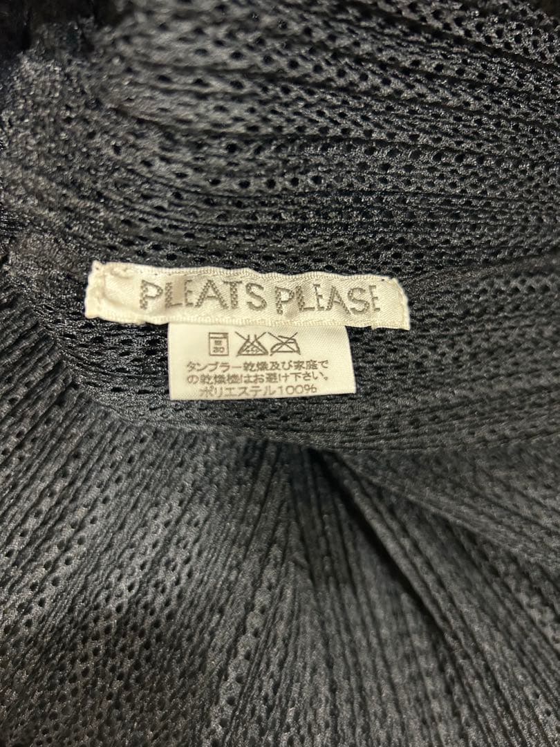 ⭐️プリーツプリーズタタミタンクトップ黒極美品⭐️