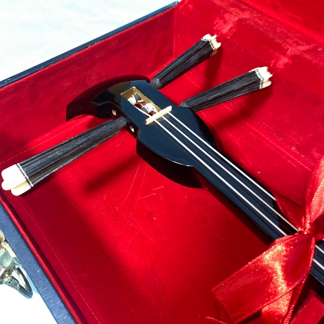 沖縄民族楽器　三線本体 強化張り蛇皮製 付属品　鍵付きハードケース