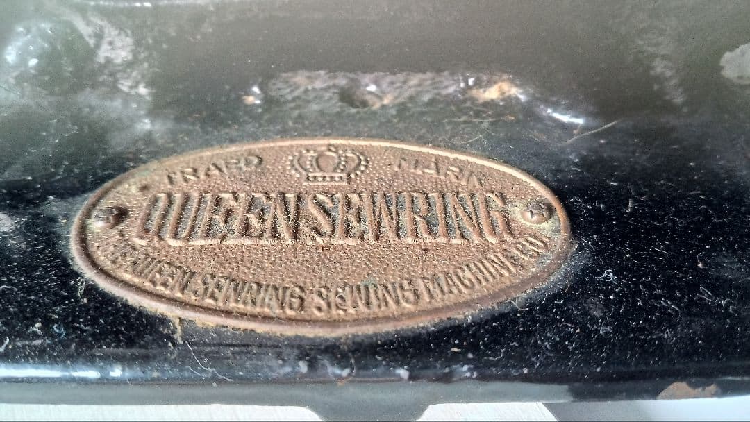 お値下げ　Queen 手回しアンティーク　ミシン