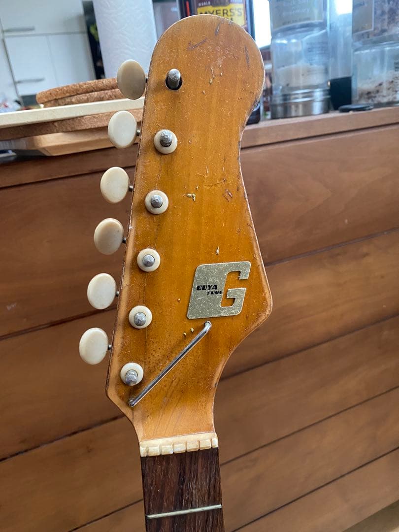 ゆうさん専用グヤトーンのエレキギター　LG-65T ジャンク